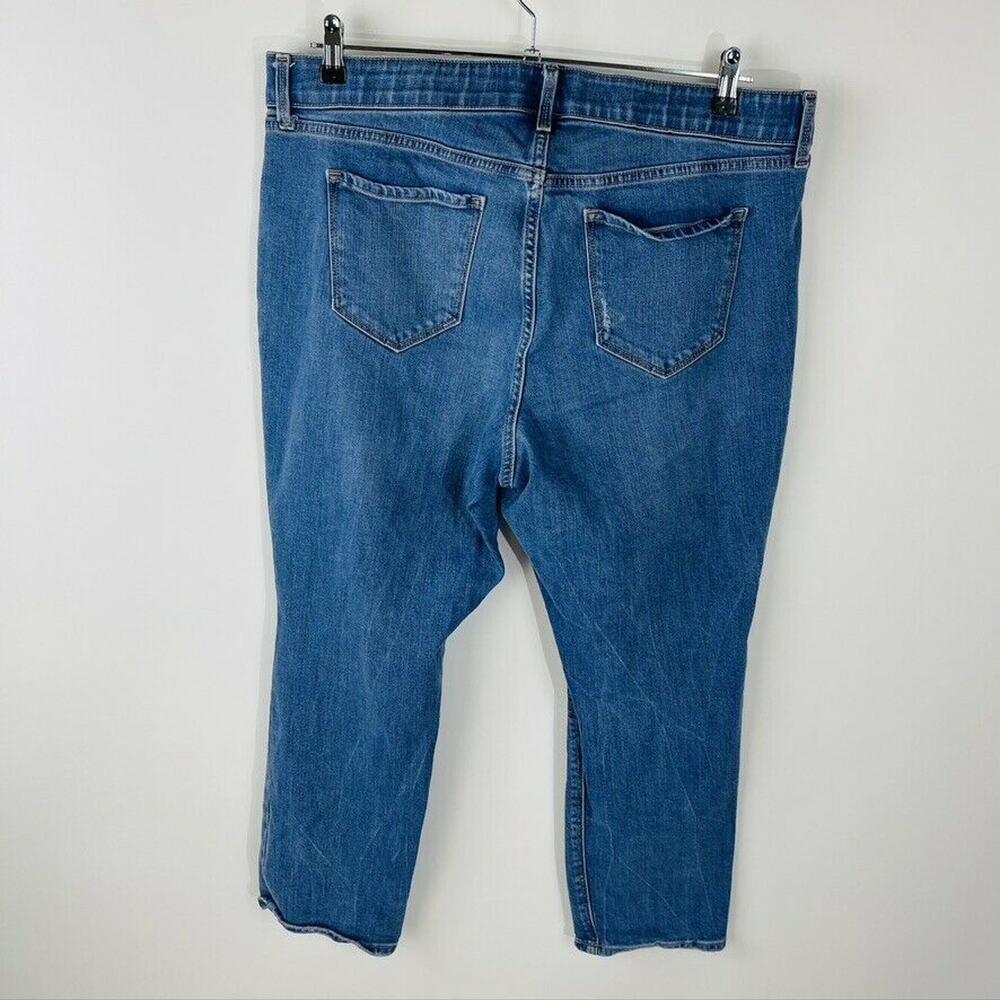 Old Navy Womans Sz 18 Power Straight Jeans Blue Pockets Distressed Comfort Waist - Picture 5 of 7
